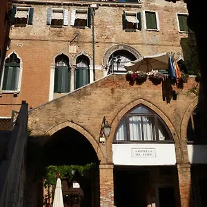 Gasthuis Palazzo Lion Morosini - Check In Presso Ai Santi Apostoli Venetië